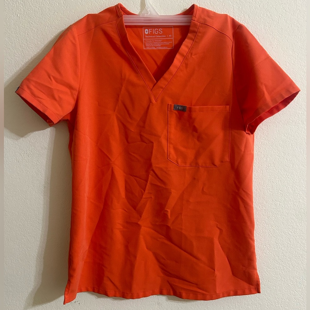 Figs Technical Collection Catarina One-Pocket Fiery Coral Scrub Top Size XS